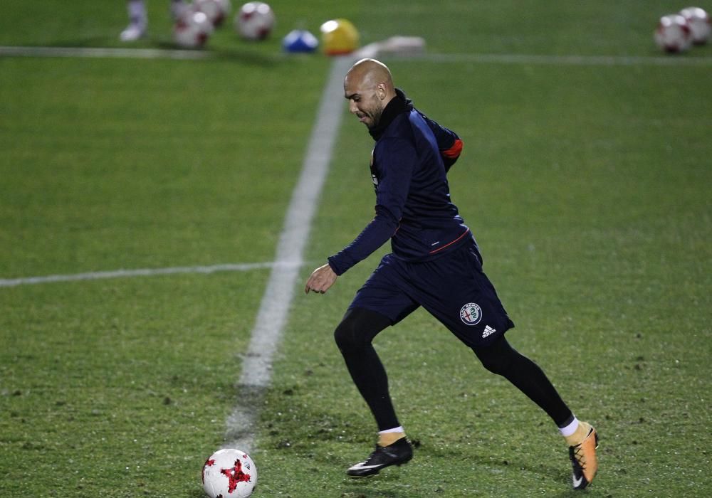 La afición del Valencia invade el Puchades