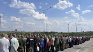 Prisioneros de guerra ucranianos liberados en el marco de un intercambio con Rusia.