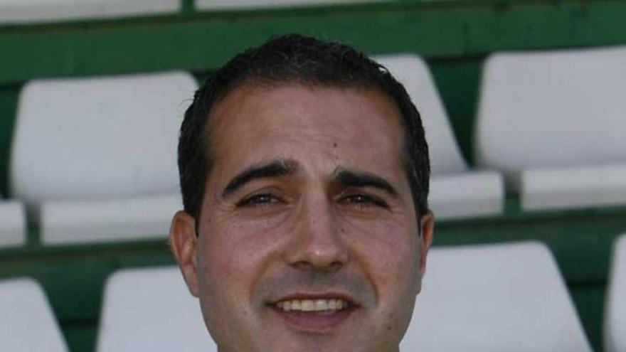 Luis Rueda, entrenador del Llanes.