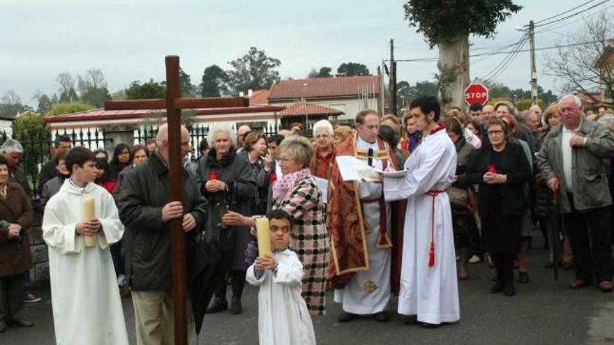 El vía crucis, en El Carbayu.