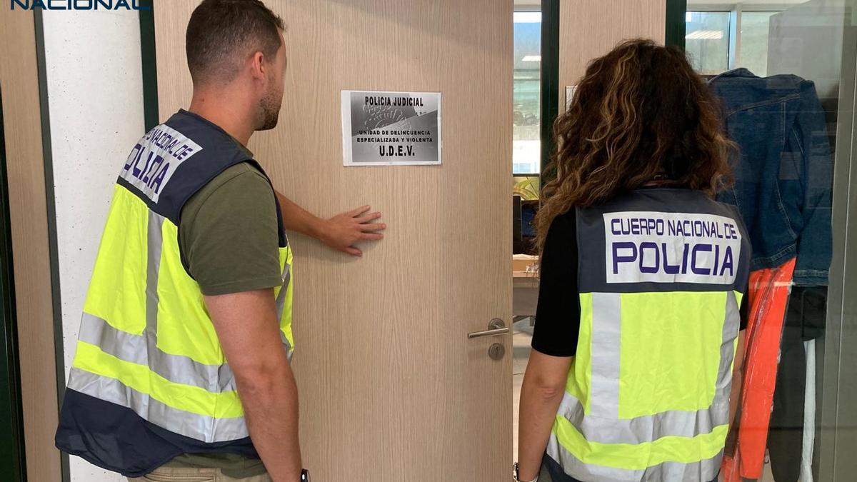 La operación ha contado con la colaboración de la Policía Nacional de Ibiza y Tortosa.