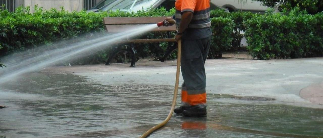 El agua regenerada, a debate en Cala Millor.