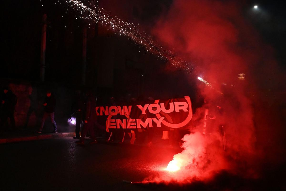 Cargas policiales en Milán.