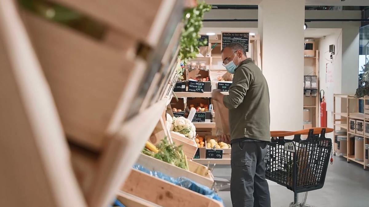 El supermercat cooperatiu al mercat Puigmercadal de Manresa