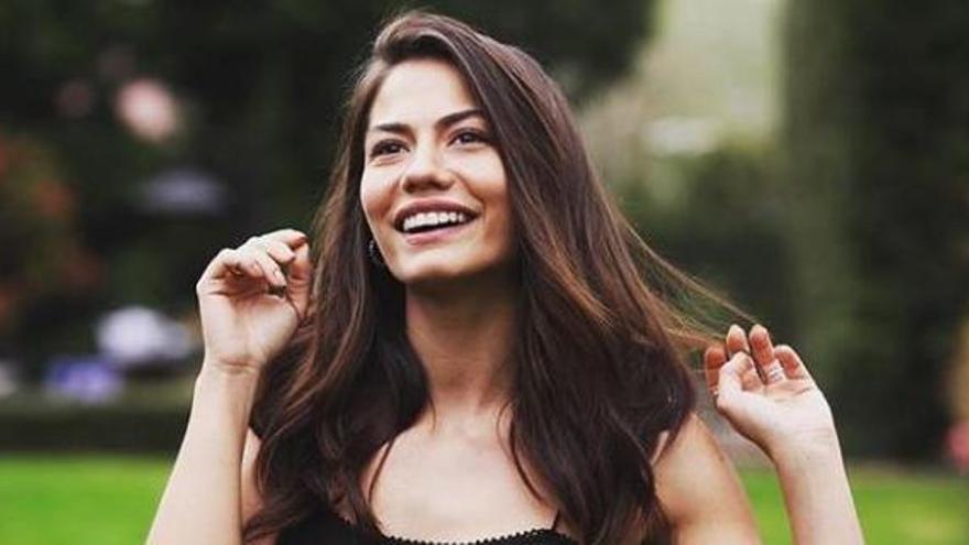 Así es Demet Özdemir, protagonista de la telenovela turca Erkenci Kus, pájaro soñador