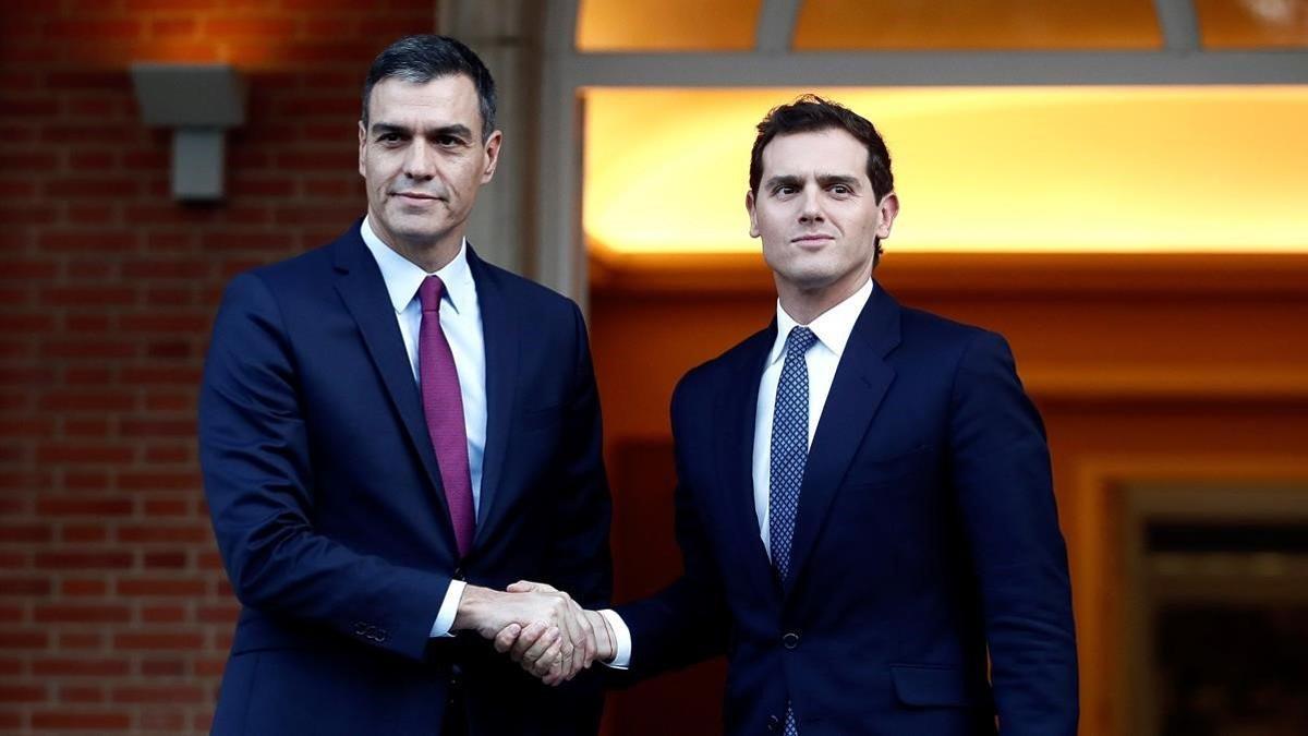 Sánchez y Rivera, el 16 de octubre del 2019, antes de la reunión que han mantenido en La Moncloa para tratar sobre la violencia en Catalunta tras al sentencia del 'procés'.