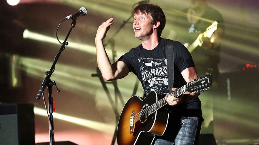 Roban joyas en la casa de Ibiza de James Blunt