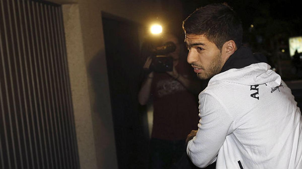 Luis Suárez arriba a Barcelona