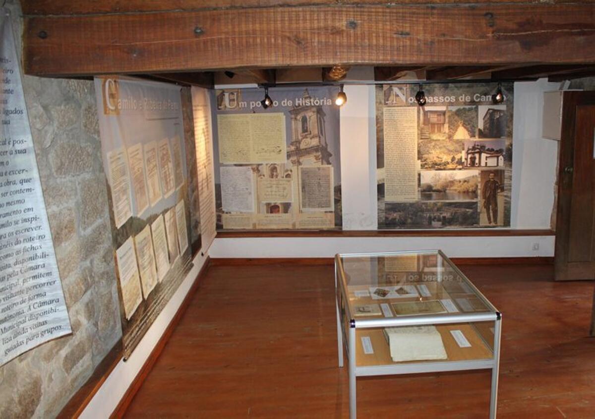 Fotografías e documentos na Casa Museo Camilo Castelo Branco.
