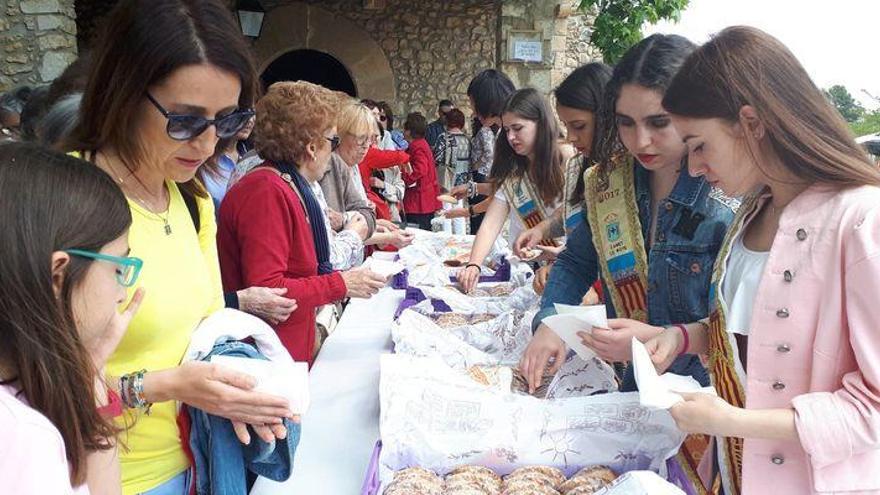 La gente de Canet vive en la ermita un jornada de convivencia