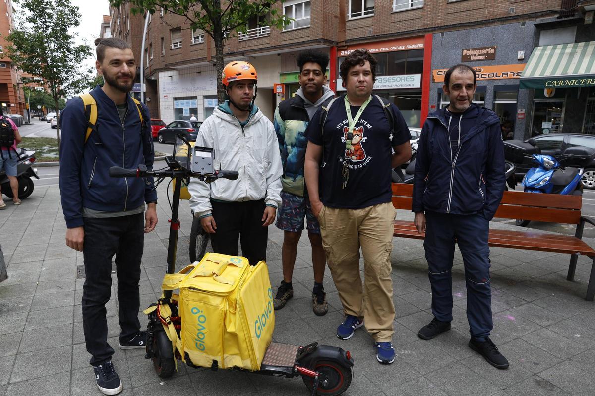 En imágenes: La división de opiniones en las calles de Gijón por la prohibición de los patinetes en el centro En imágenes: La división de opiniones en las calles de Gijón por la prohibición de los patinetes en el centro