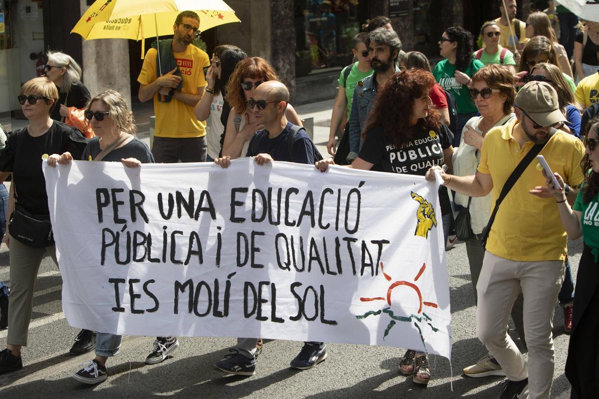 Manifestación de profesorado de la pública, en una foto de archivo.