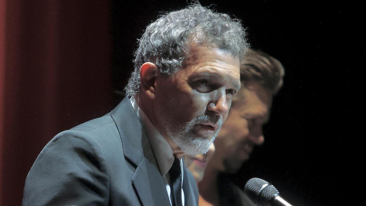 Antonio Banderas lanza comunicado respecto a sus pérdidas millonarias