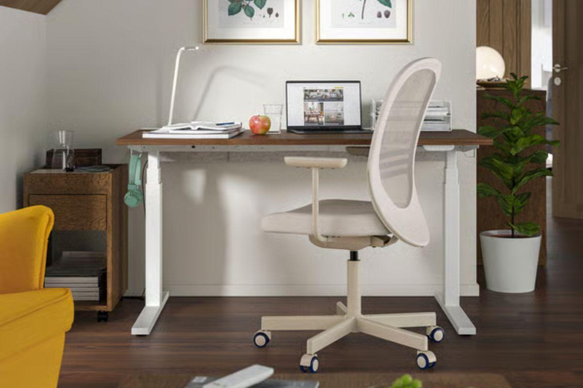 Silla de trabajo con reposabrazos