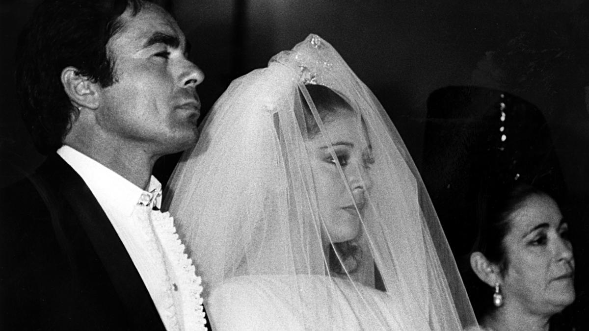 El torero 'Paquirri' e Isabel Pantoja, en su boda, celebrada en 1983