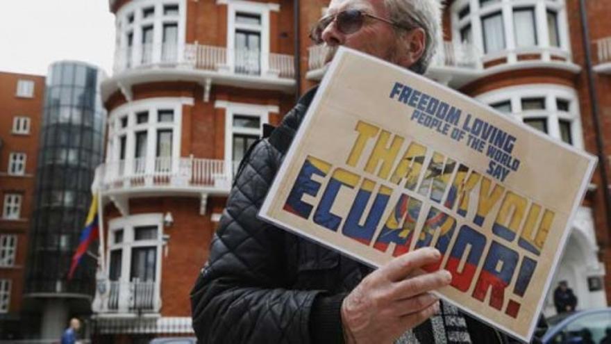 Ecuador desvela la carta de asilo de Snowden