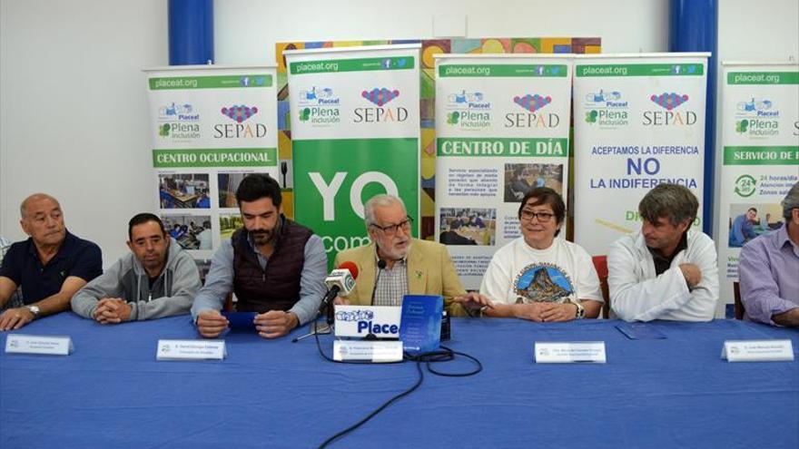 Ruta senderista, teatro y convivencia, durante la semana cultural de Placeat