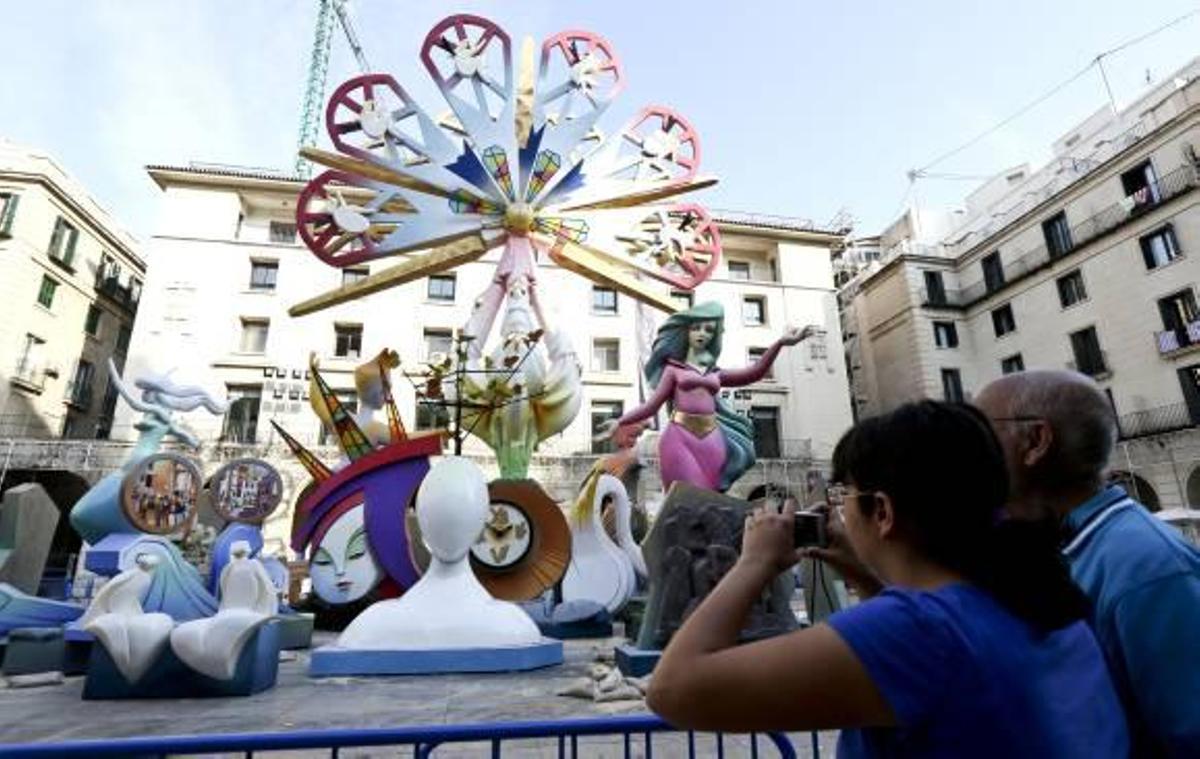 La Oficial se destapa en el Ayuntamiento
