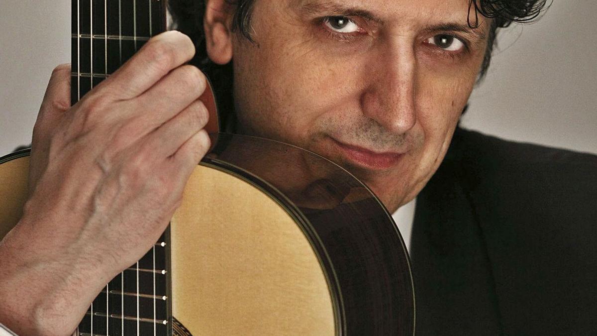 El guitarrista Manuel Cañizares estrenará en el Festival de la Guitarra  ‘Concierto Mozárabe’.