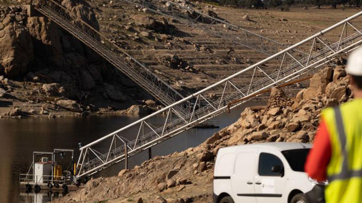 En primer plano la toma actual de Sayagua. | J. L. F. 