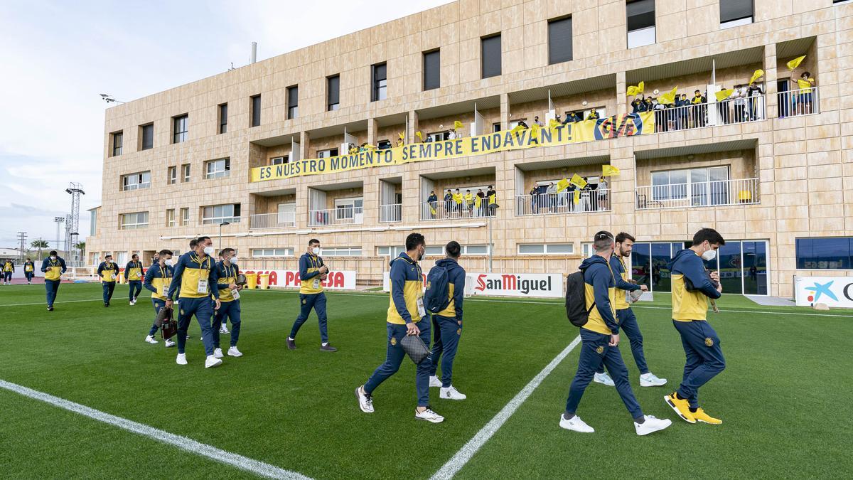 Despedida de la Cantera Grogueta al Villarreal antes de medirse al Dinamo de Zagreb