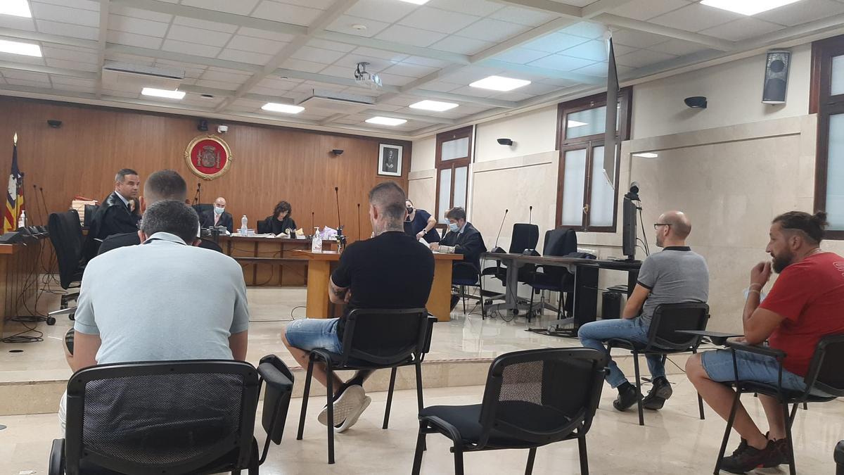 Los United Tribuns, durante el juicio celebrado este martes en la Audiencia de Palma.