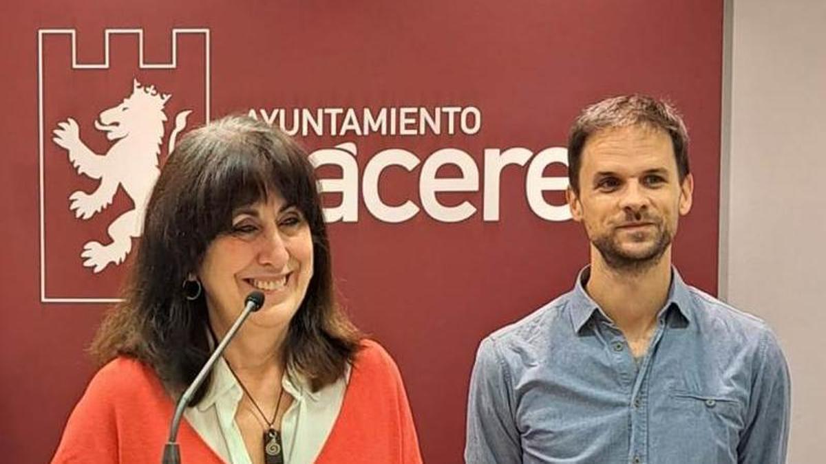 Consuelo López y Álvaro Jaén, concejales de UP en Cáceres.