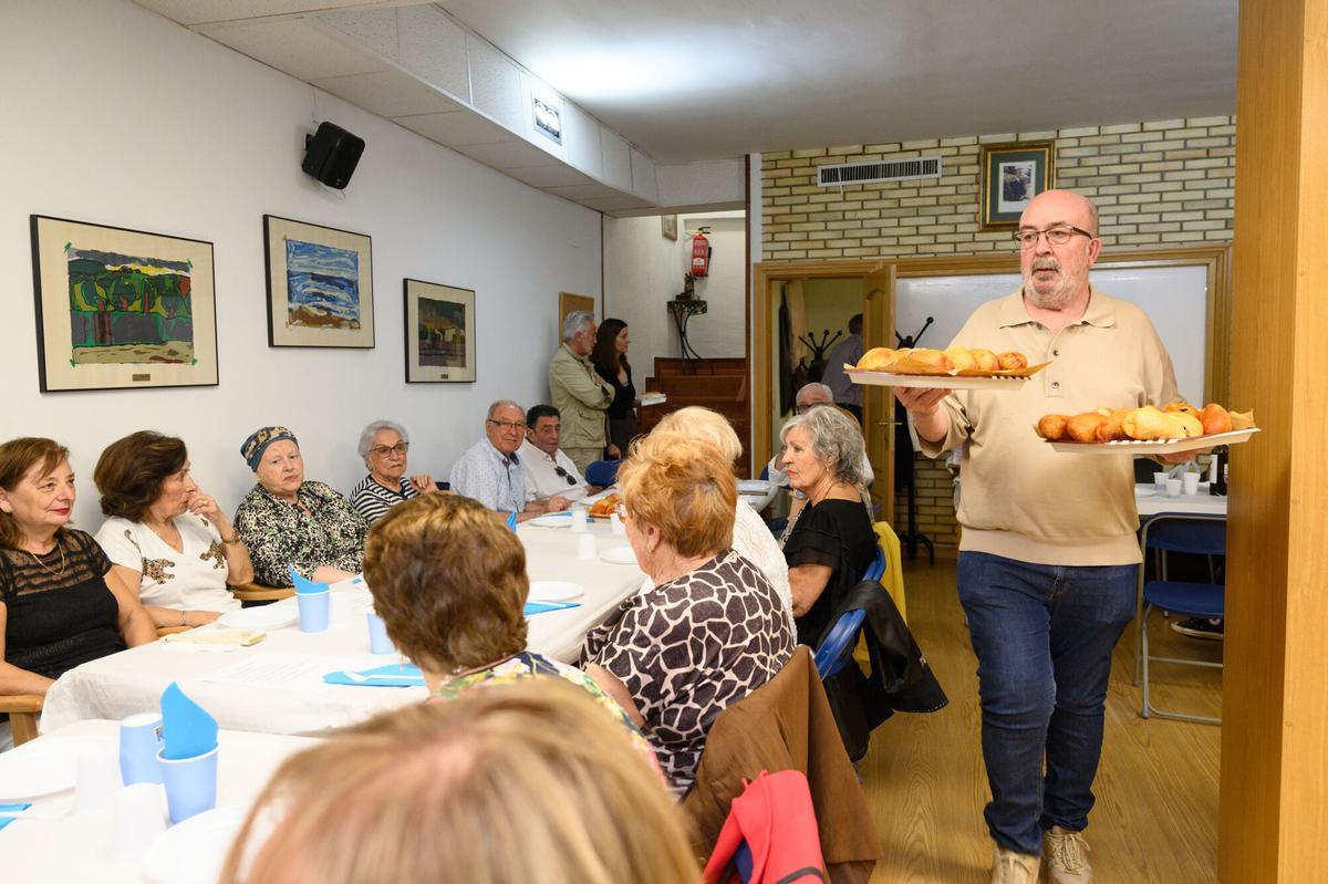 En imágenes | El Centro Asturiano de Zaragoza celebra su aniversario y el relevo en su emblemático restaurante En imágenes | El Centro Asturiano de Zaragoza celebra su aniversario y el relevo en su emblemático restaurante
