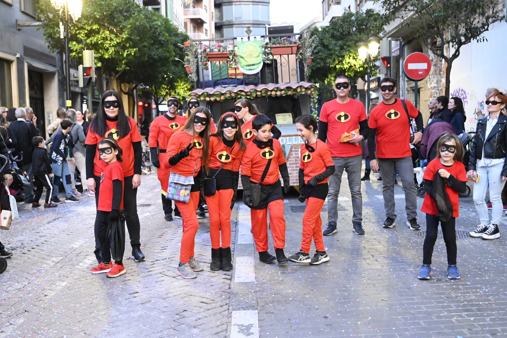 Desfile de collas y carros