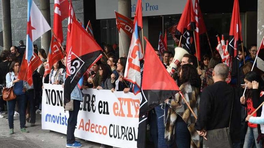 Extel pretende modificar la jornada del 44% de su plantilla coruñesa, 334 trabajadores