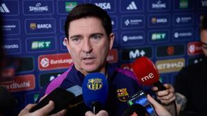 Xavi Pascual atiende a los medios antes de viajar a Bolonia