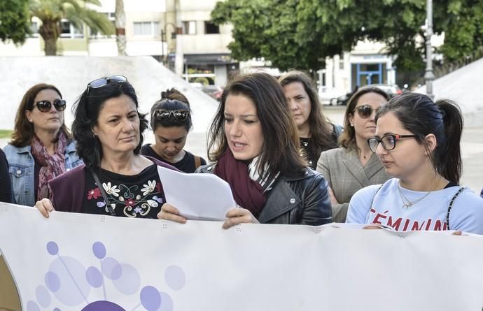 08/03/2019 LAS PALMAS DE GRAN CANARIA.  La Asociación Vivas Comunicadoras, leyeron manifiesto feminista en la Plaza de la Feria. FOTO: J. PÉREZ CURBELO