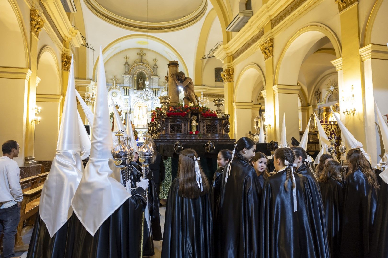 Aquí las imágenes de la Procesión de Lunes Santo en Torrevieja