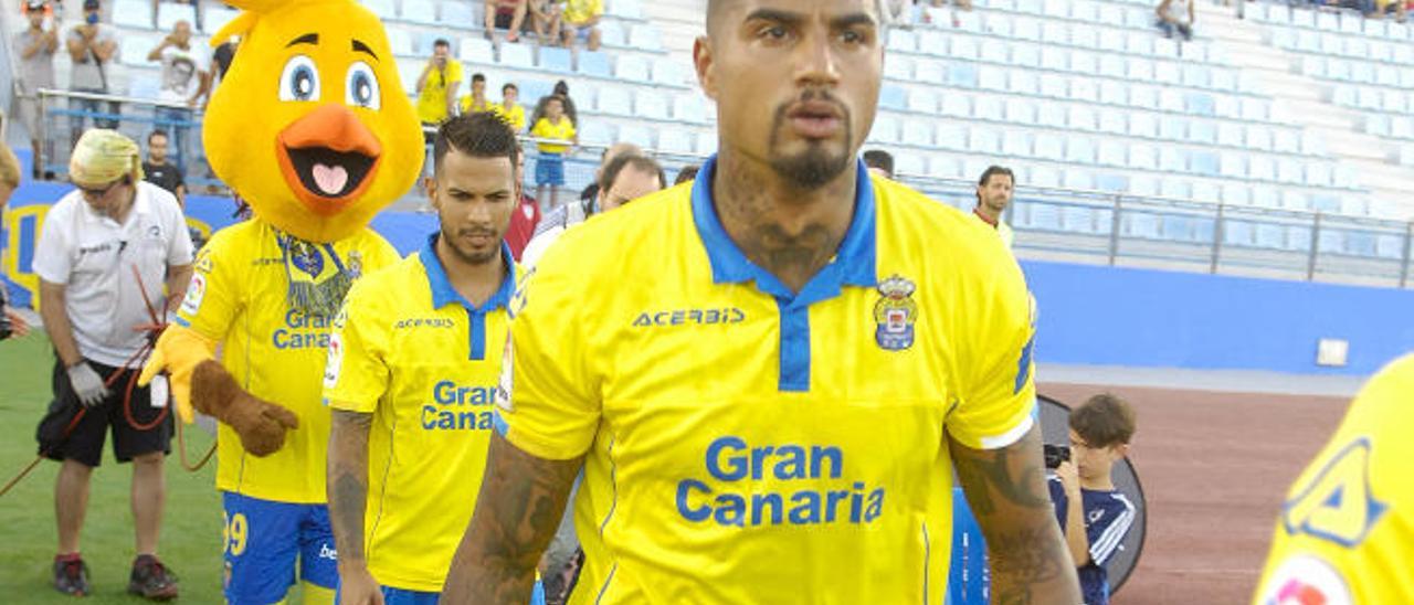 Kevin Prince Boateng salta al campo de Maspalomas.