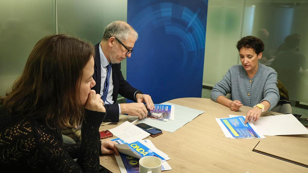 Ballester ha mantenido las primeras reuniones de trabajo con Pablo Arias, Vicecoordinador del Grupo PPE en la Comisión de Mercado Interior y Protección del Consumidor; Gabriel Mato, presidente de la Asamblea Parlamentaria Euro-Latinoamericana; Susana Solís, miembro de la Comisión de Medio Ambiente, Clima y Seguridad Alimentaria; y Maravillas Abadía, miembro de la Comisión de Asuntos Sociales.