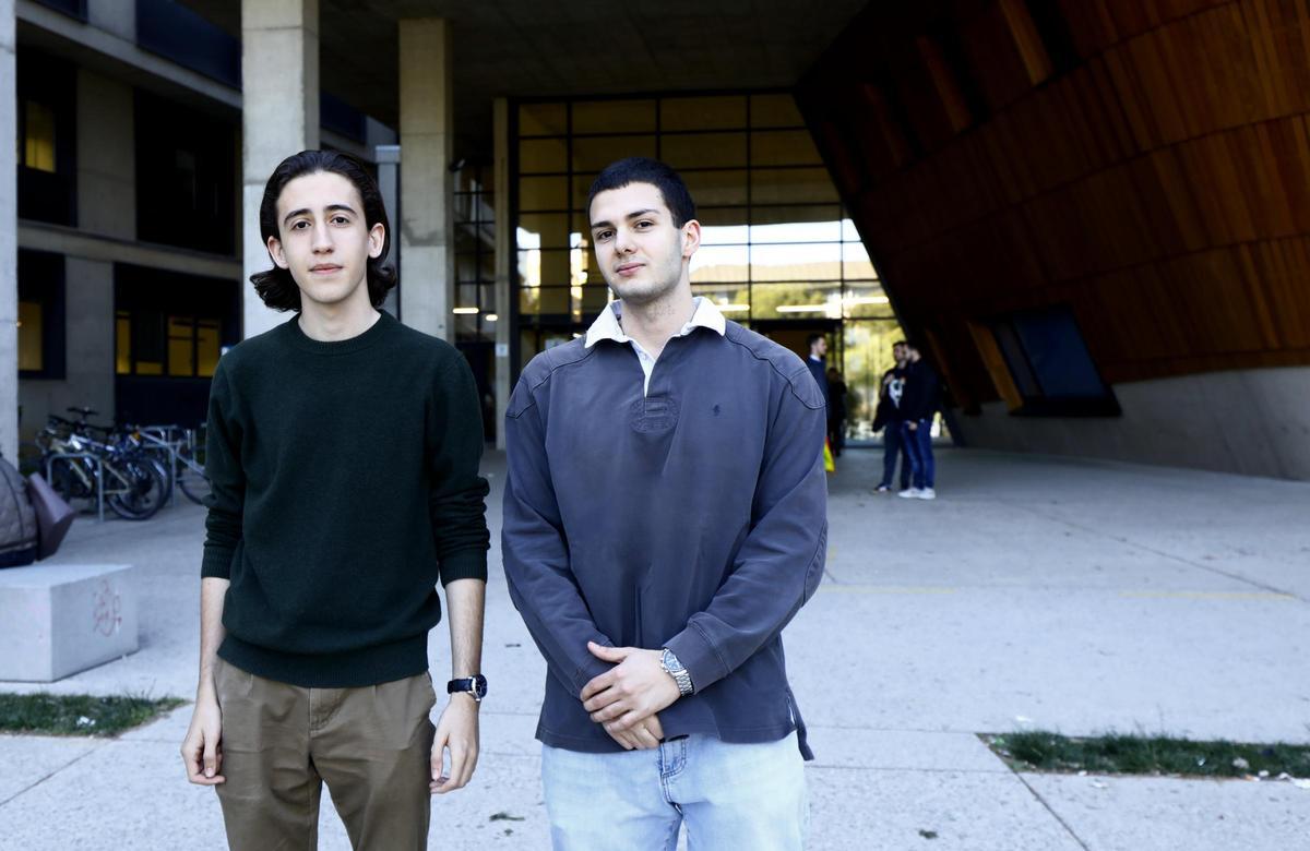 Martín y Alberto, estudiantes en el Instituto Confucio.