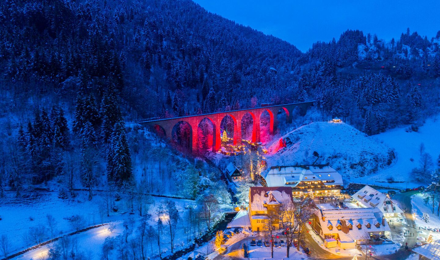 El impresionante mercadillo de Navidad que se celebra bajo un histórico viaducto en el corazón de la Selva Negra