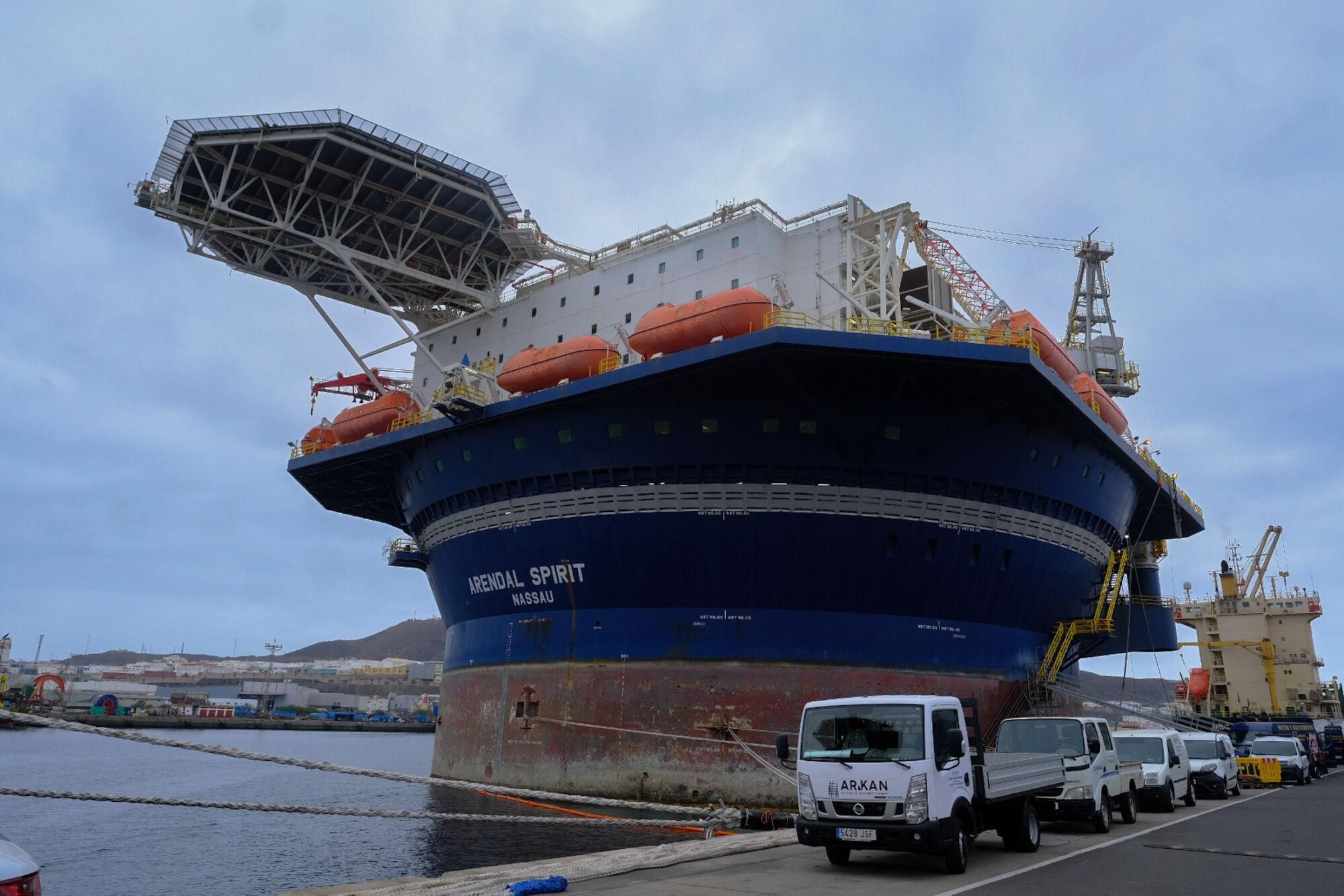 Trabajos en el 'Arendal Spirit' en el astillero Zamakona, en el Puerto de Las Palmas