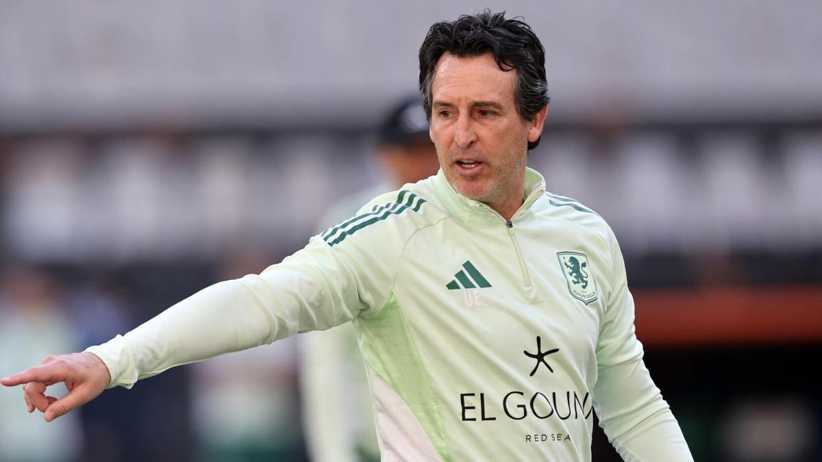 Unai Emery, este martes en el entrenamiento del Aston Villa en Estambul.
