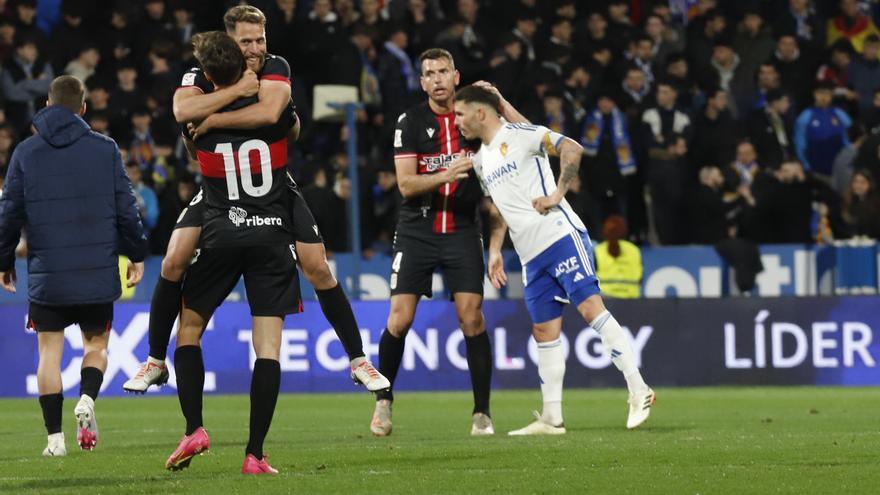 El Real Zaragoza se duerme. Dos goles idénticos antes de los diez minutos