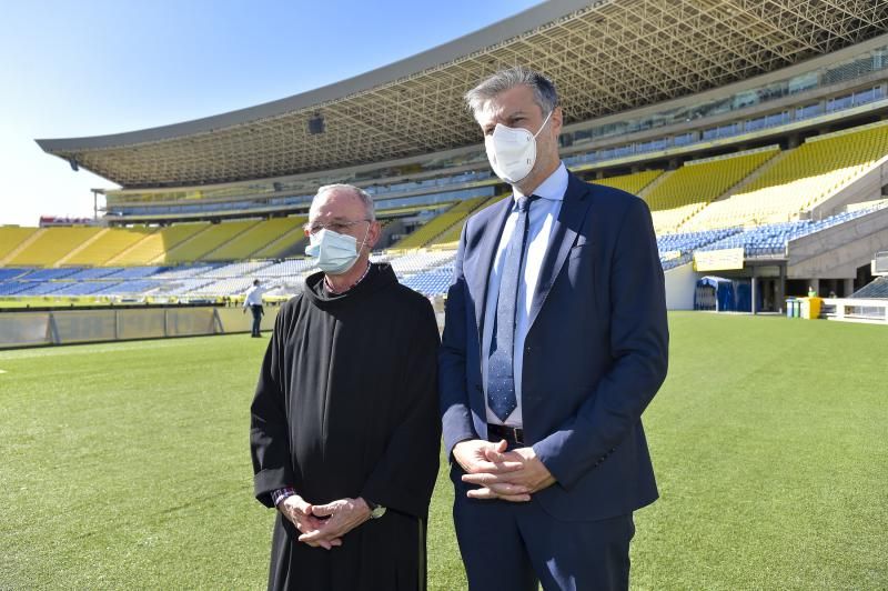 La UDLP realiza una donación de 5000€, alimentos y juguetes a ONGs