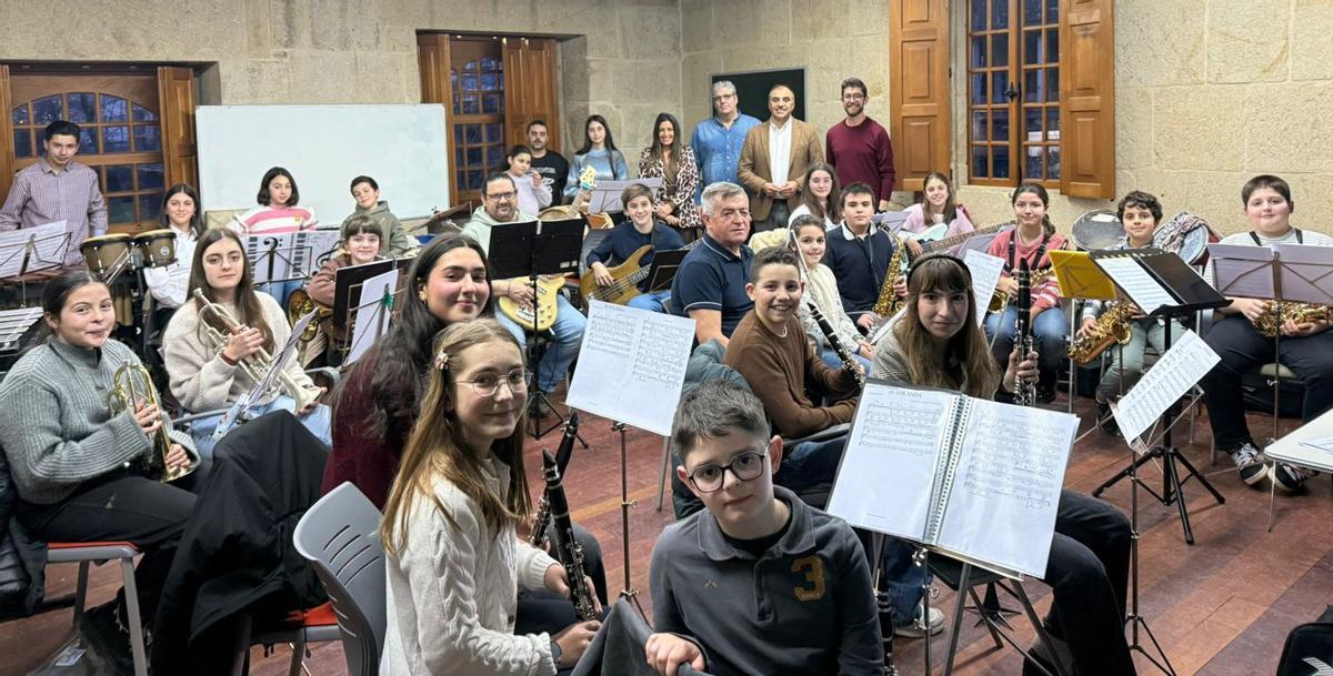 Los integrantes de la Escola.