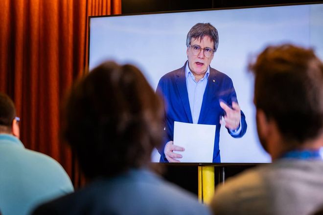 Carles Puigdemont interviene a distancia.