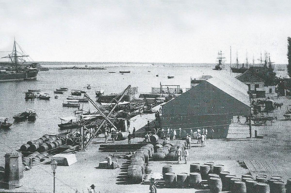 Puerto de Málaga en el año 1880