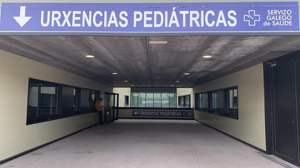 Entrada a urgencias pediátricas del Cunqueiro.