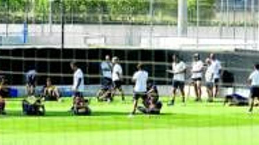 Primera sesión de entrenamiento a puerta cerrada