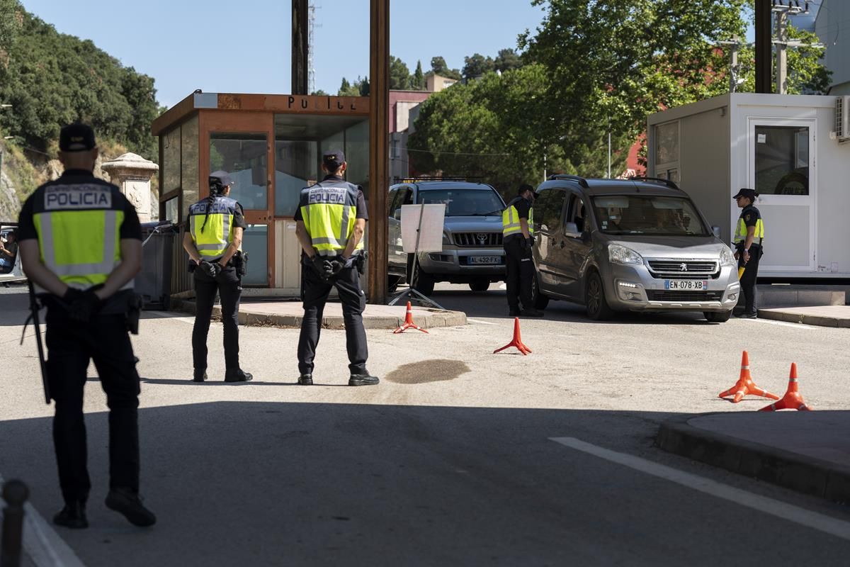 La policia reforça la frontera gironina amb França arran de la cimera de l'OTAN