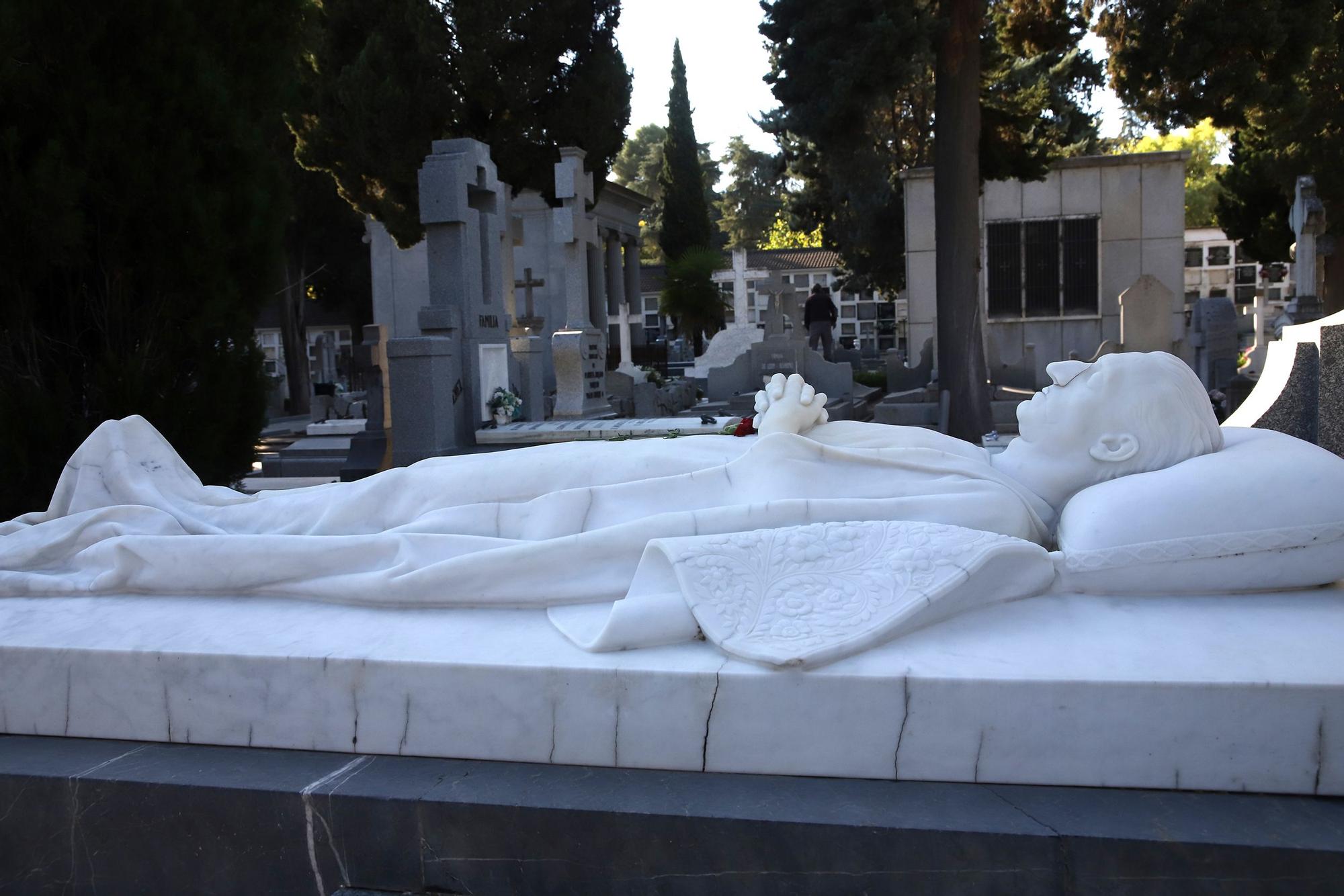 Un recorrido por la historia de Córdoba en el cementerio de La Salud