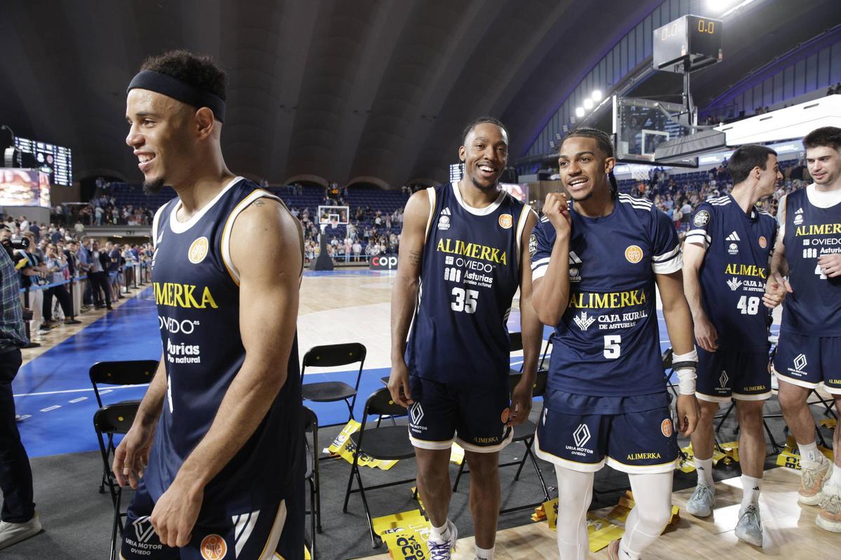 El Alimerka Oviedo Baloncesto se impone al Inveready Gipuzkoa en una noche para la historia y luchará por el ascenso a la ACB