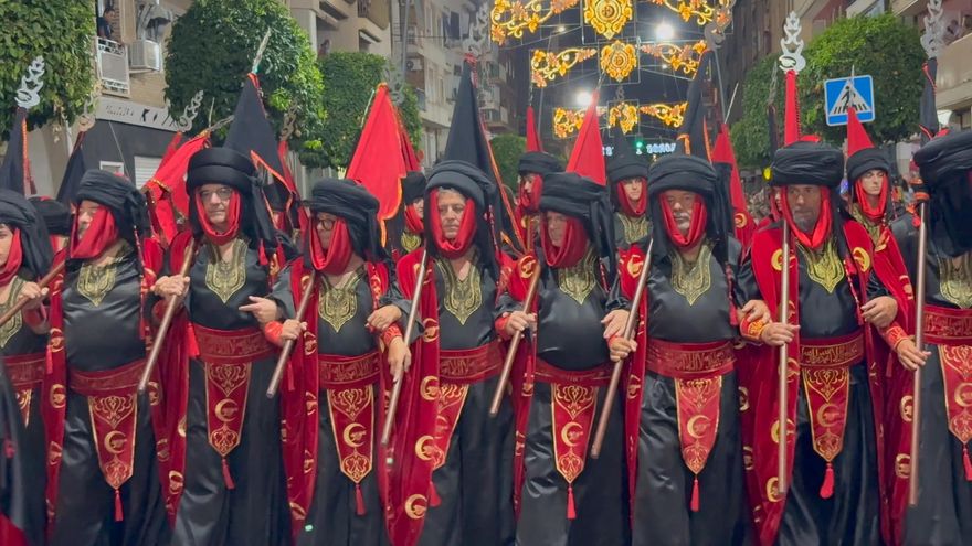 Fuerza, misticismo y tradición: la gran noche del Rey Moro en La Vila